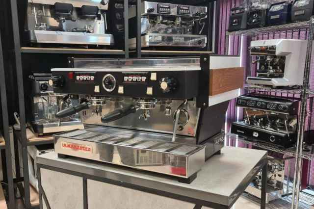 فروش دستگاه قهوه اسپرسو ساز صنعتي Lamarzocco Linea AV