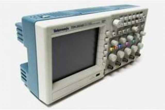 اسيلوسكوپ Oscilloscope شركت سازنده: Tektronix مدل: TDS