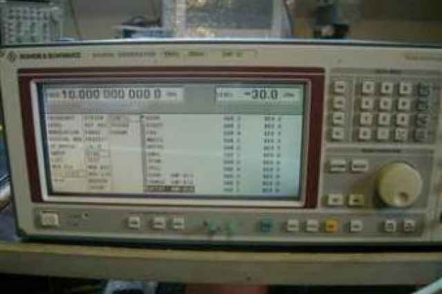 سيگنال ژنراتور Signal Generator شركت سازنده: Rohde & S